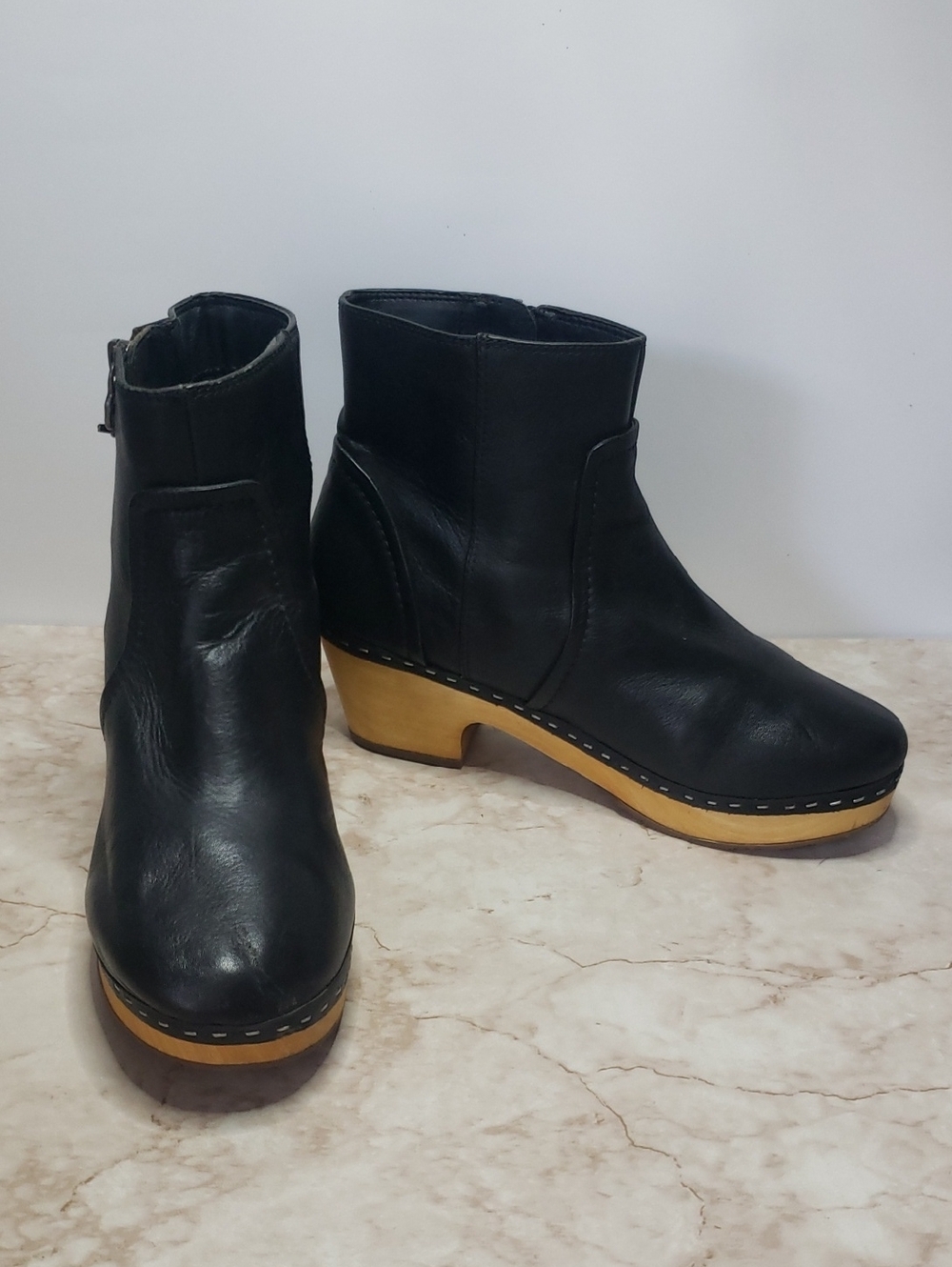 Patricia Nash Black Leather Ankle Clog Booties with Wood-Tone Sole Size 8.5